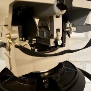 Vinten Osprey Two-Stage Broadcast Pedestal with Vinten Heavy Fluid Head - Afbeelding 6